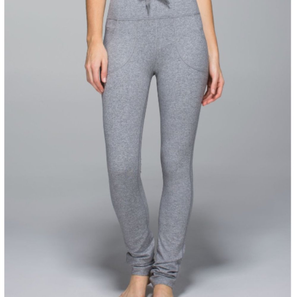 Lululemon RARE Size 4 Heathered Slate Skinny Will Full-on Luon.  LIKE NEW!
